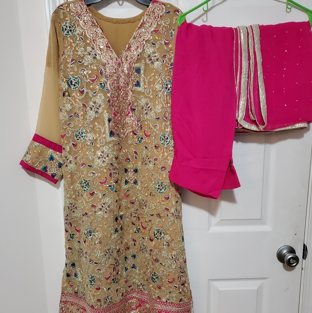 Pakistani fancy suite